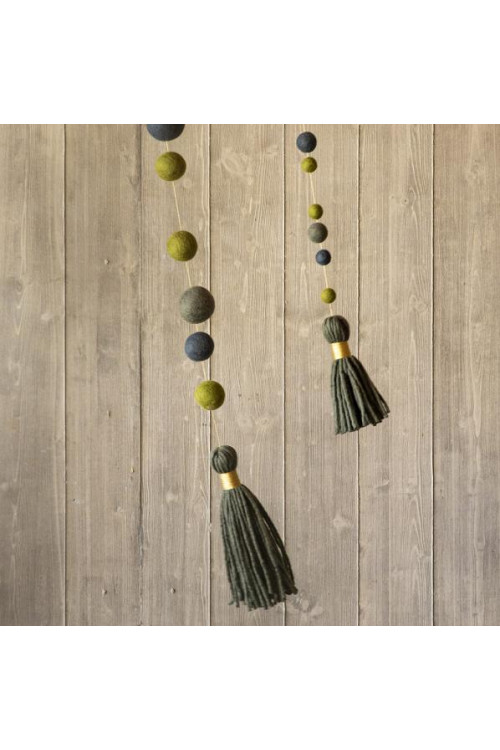 PEARLS & POMPOM HANGING - Bazaar