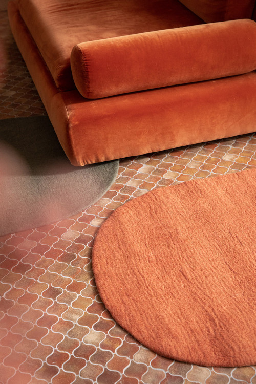 OVAL RUG