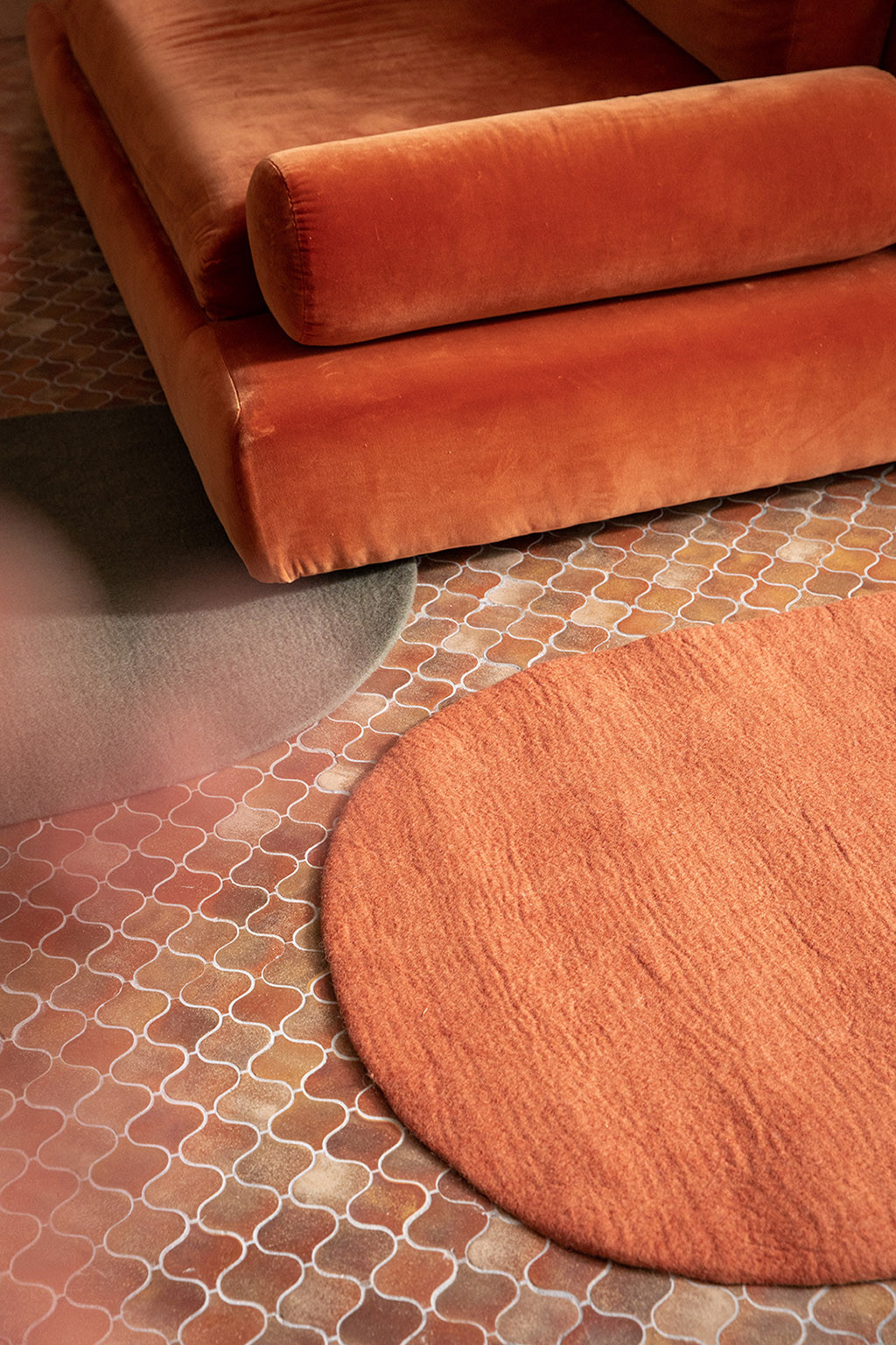 OVAL RUG