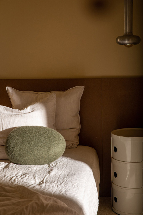 OVAL CHAKATI CUSHION