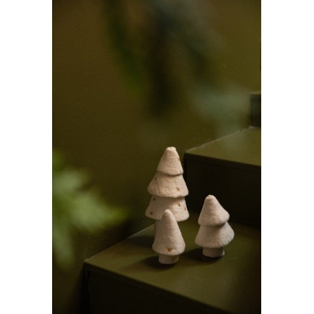 trio of white felt trees for a warm and festive decoration