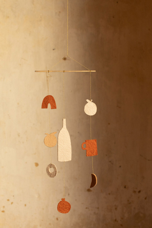 APRIL HANGING DECOR