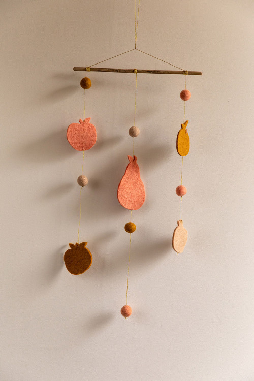JUNE HANGING DECOR