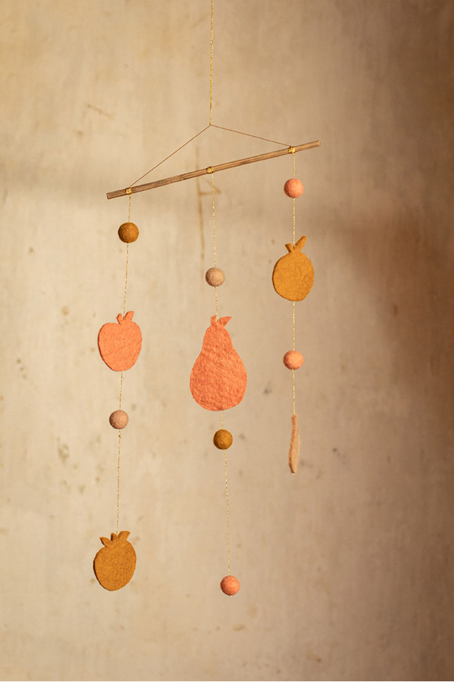 JUNE HANGING DECOR