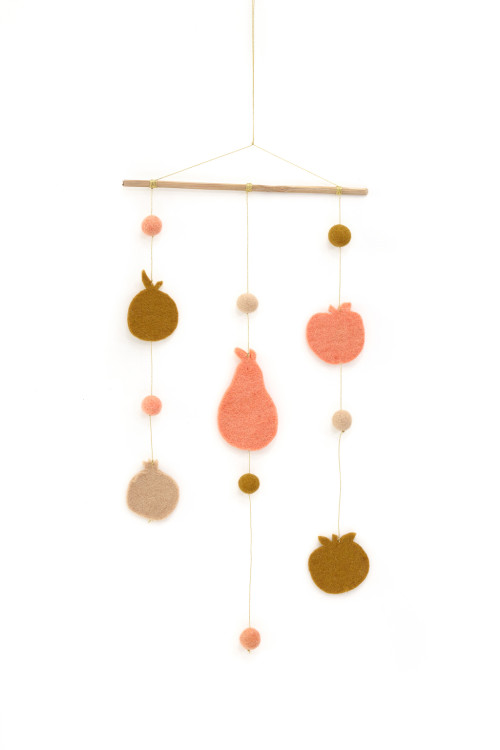 JUNE HANGING DECOR