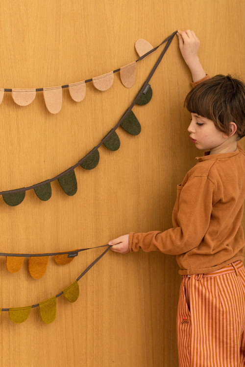 ROUND FLAGS GARLAND