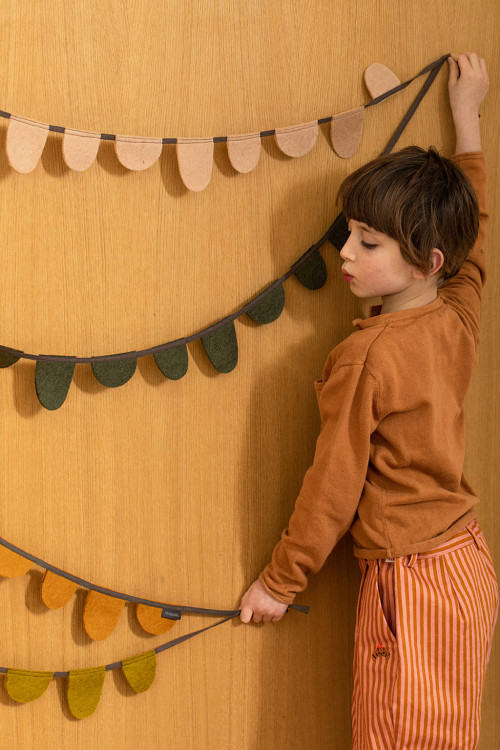 ROUND FLAGS GARLAND