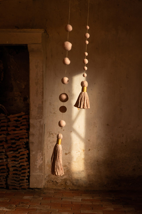 PEARLS & POMPOM HANGING