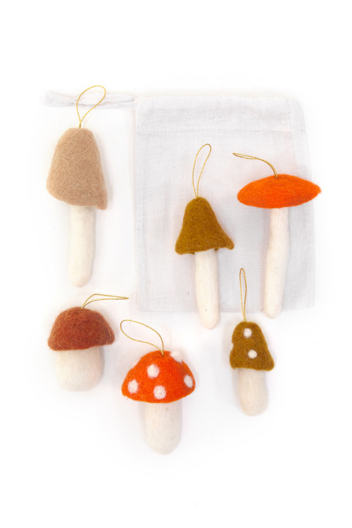 Set de 6 décorations de Noël champignons à suspendre en feutre