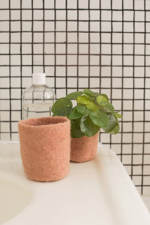 SMALL NESTED POTS