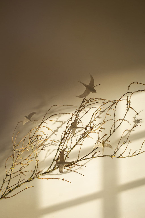 Paper wall swallows for a poetic decorative touch