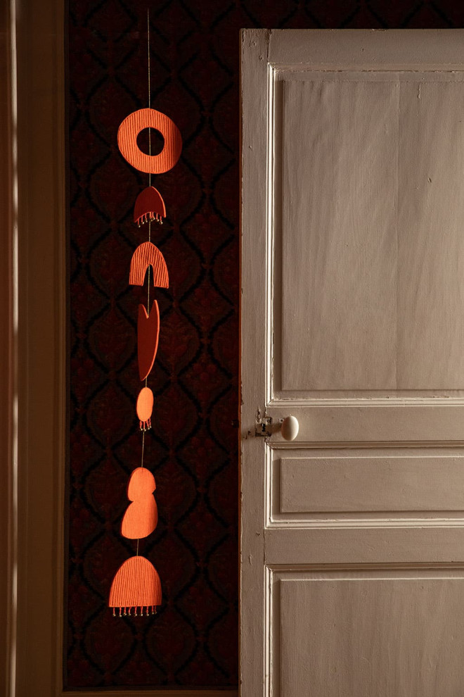 Birdy hanging decor in felt and bamboo for a child’s bedroom