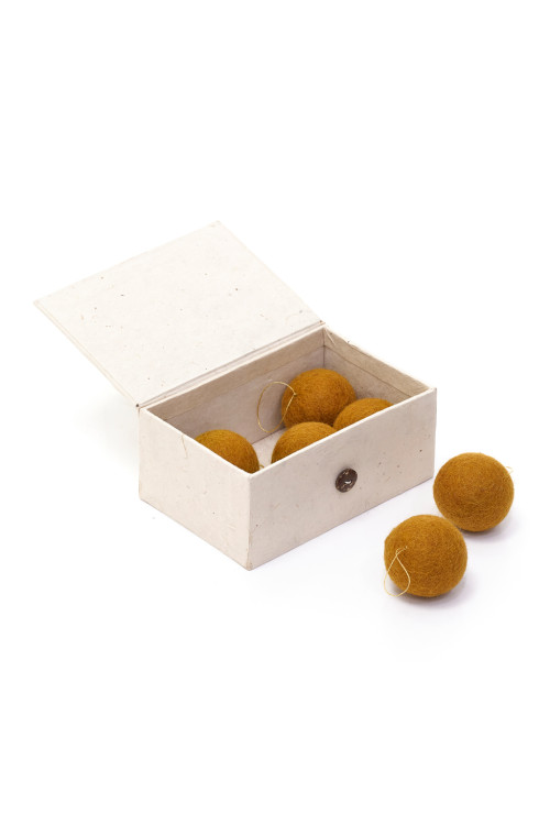 Set of 6 felt-effect baubles for the Christmas tree