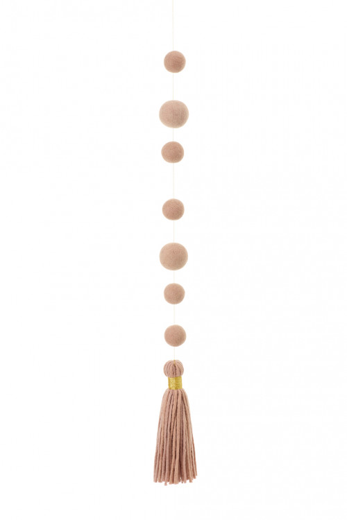 PEARLS & POMPOM HANGING