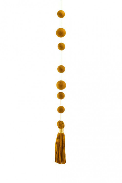 PEARLS & POMPOM HANGING