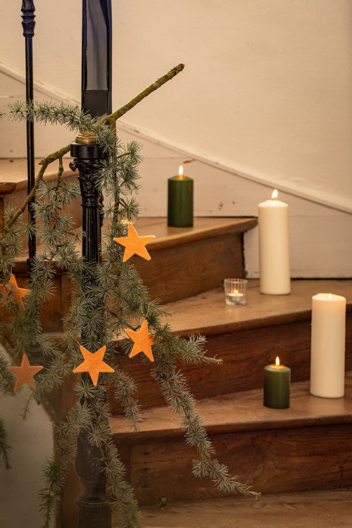 Suspensions étoiles de Noël en feutre naturel pour orner le sapin