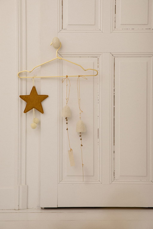 POMPOMS STAR HANGING