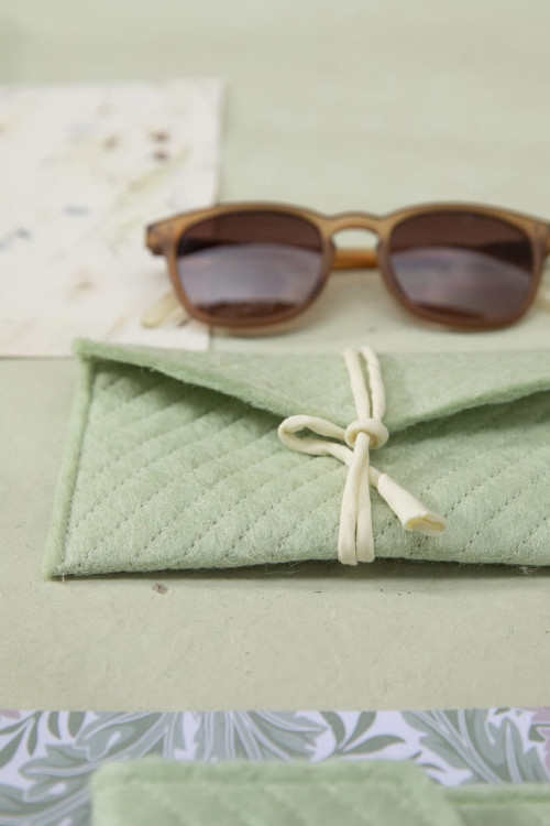 ÉTUI À LUNETTES