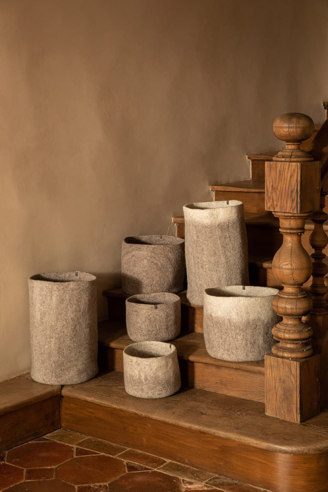 TWO-TONE CALABASH STORAGE