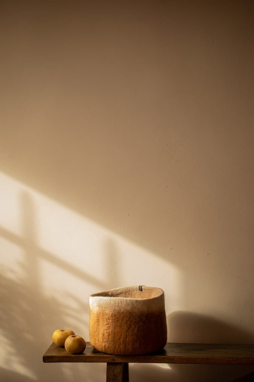 TWO-TONE CALABASH STORAGE