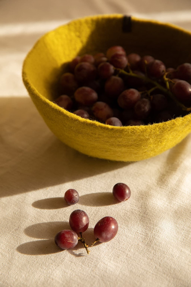 Petite corbeille écru de rangement pour les petits éléments