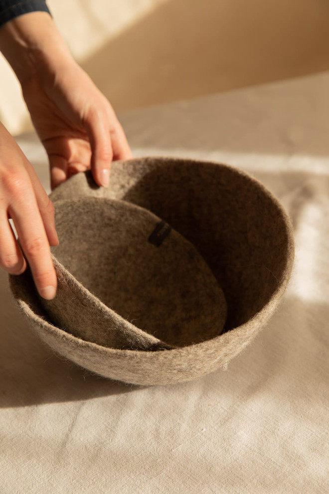 Petite corbeille écru de rangement pour les petits éléments