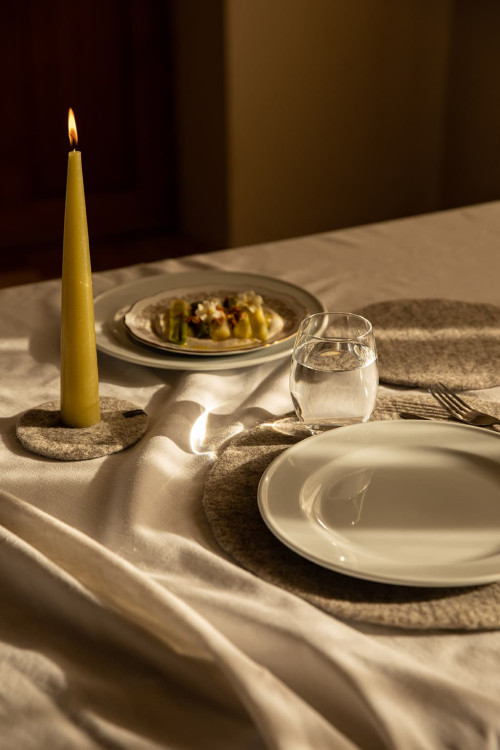 Sets de table en laine feutrée pour habiller la table