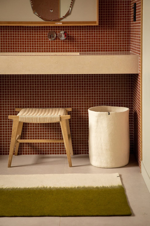 BRUSH RUG