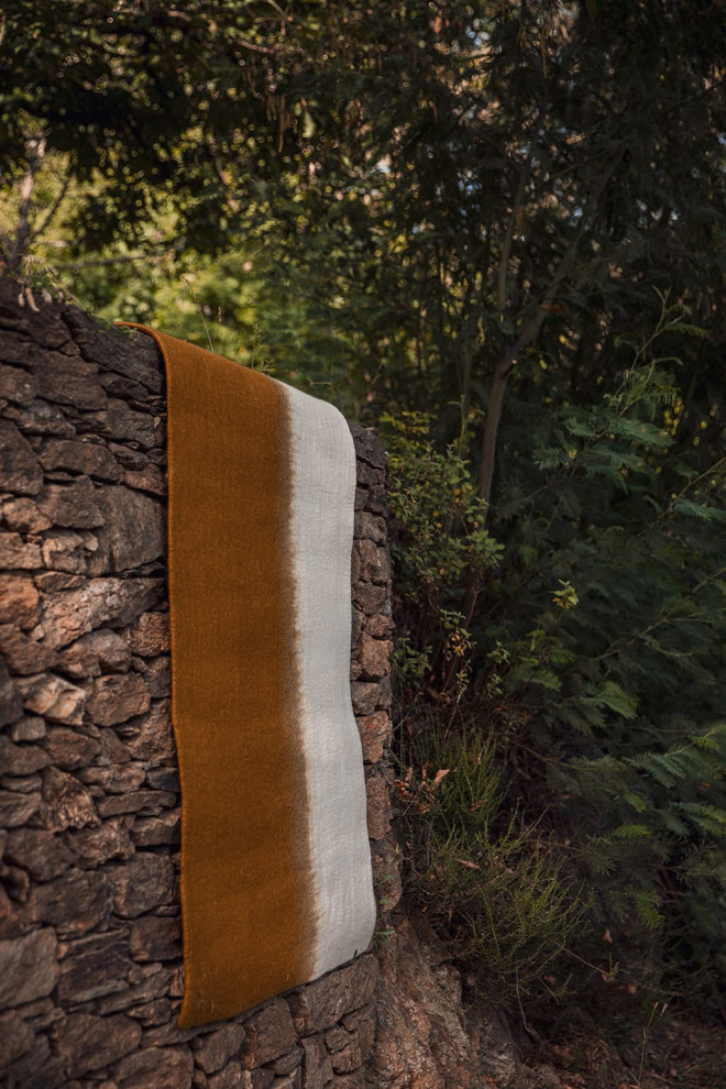 LONG BRUSH RUG