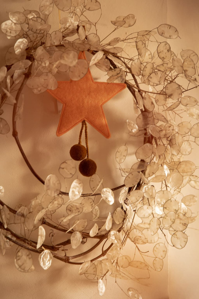 POMPOMS STAR HANGING