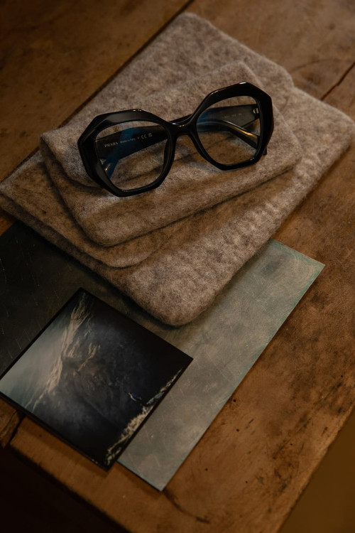 ÉTUI À LUNETTES