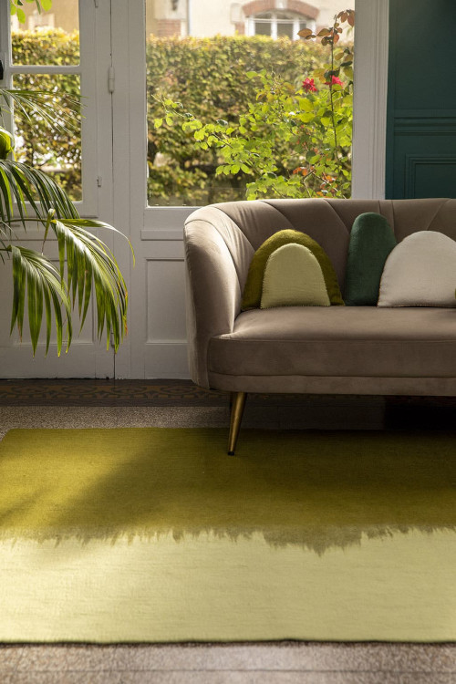 LARGE BRUSH RUG