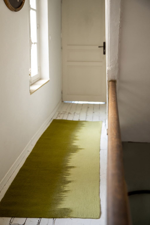 LONG BRUSH RUG