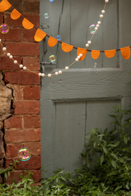 ROUND FLAGS GARLAND - Last chance