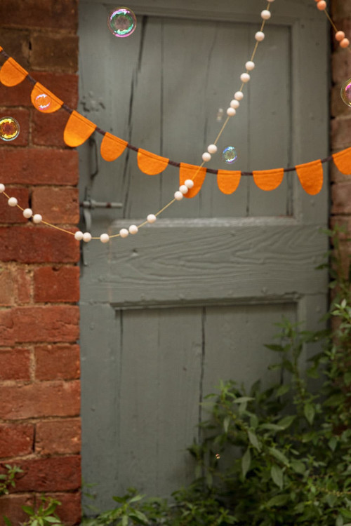 ROUND FLAGS GARLAND - Last chance