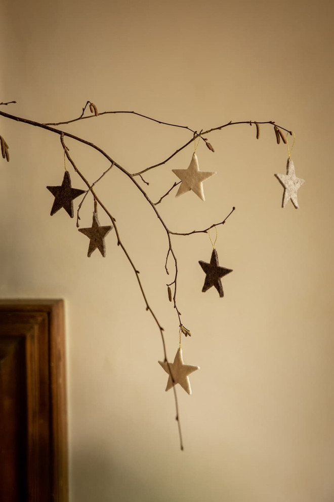 SET OF 6 HANGING STARS