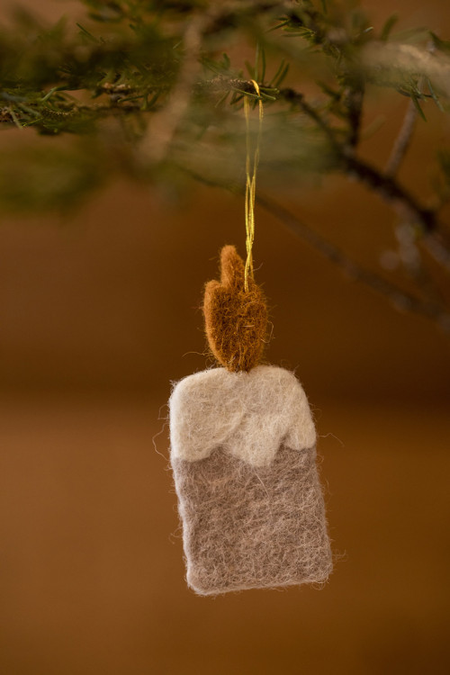 Décoration de Noël artisanale en feutre de laine pour habiller le sapin