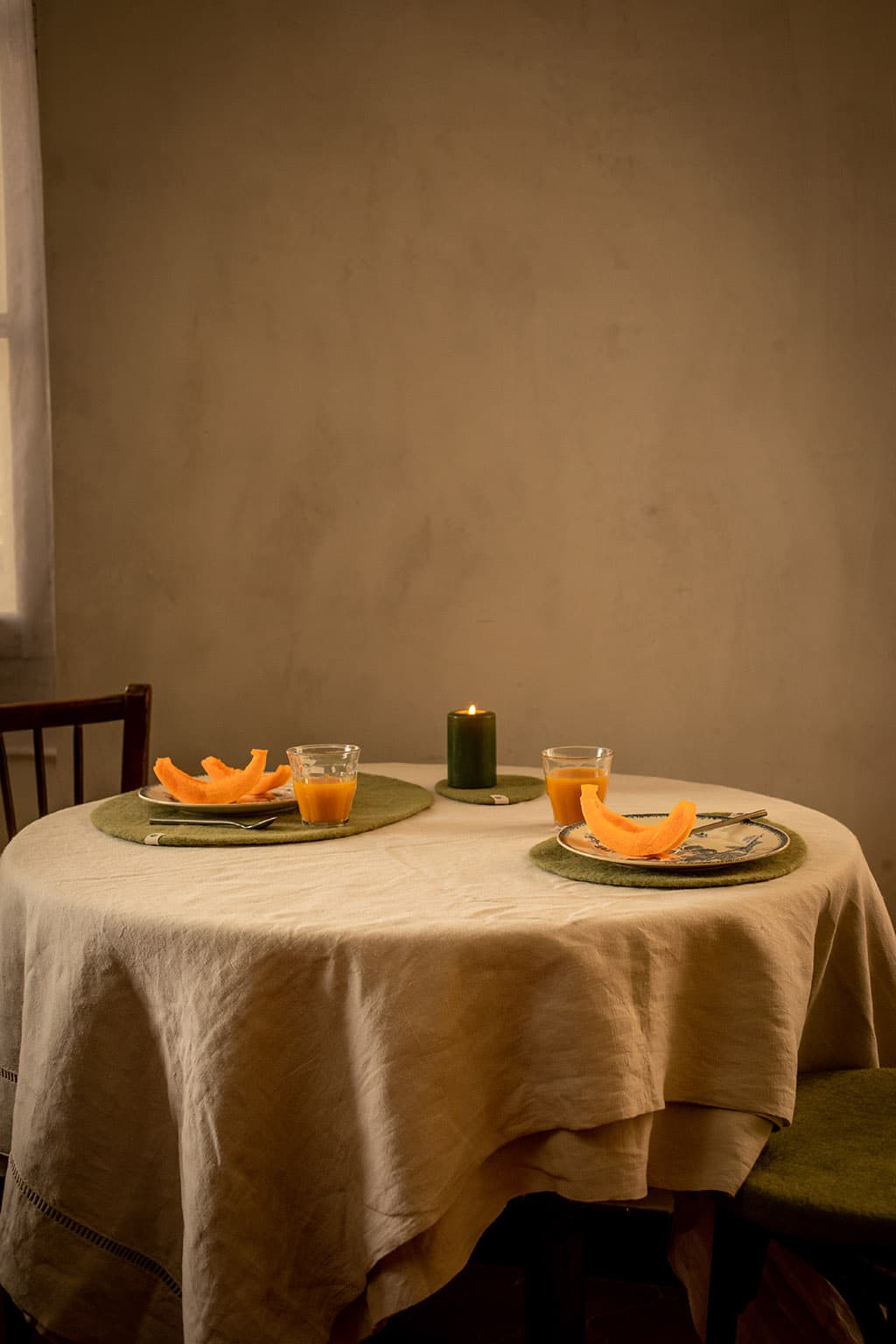 PLAIN PEBBLE PASTILLE