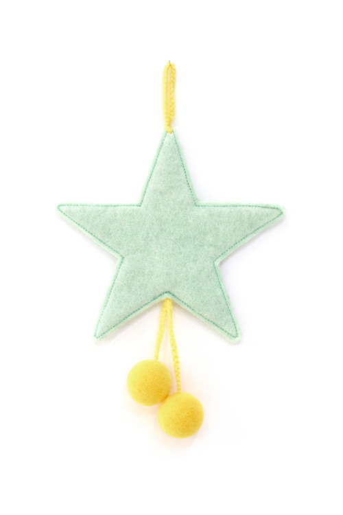 POMPOMS STAR HANGING