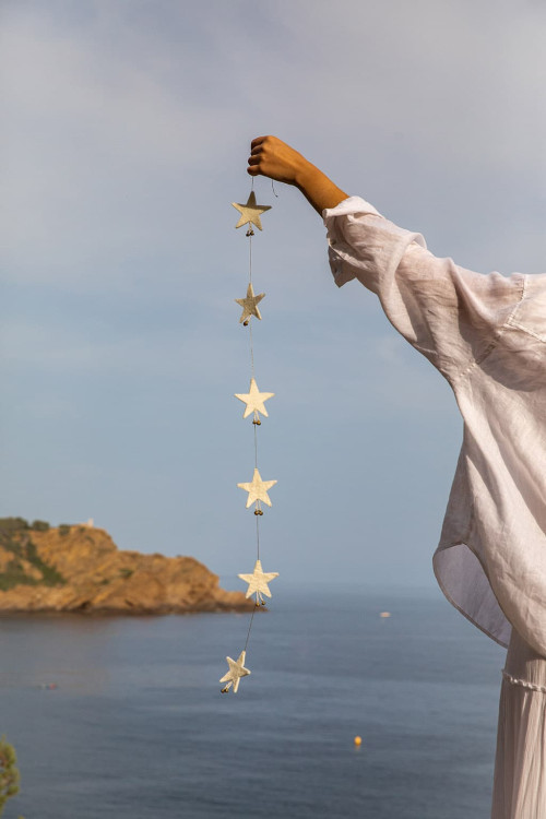 FALLING STARS GARLAND