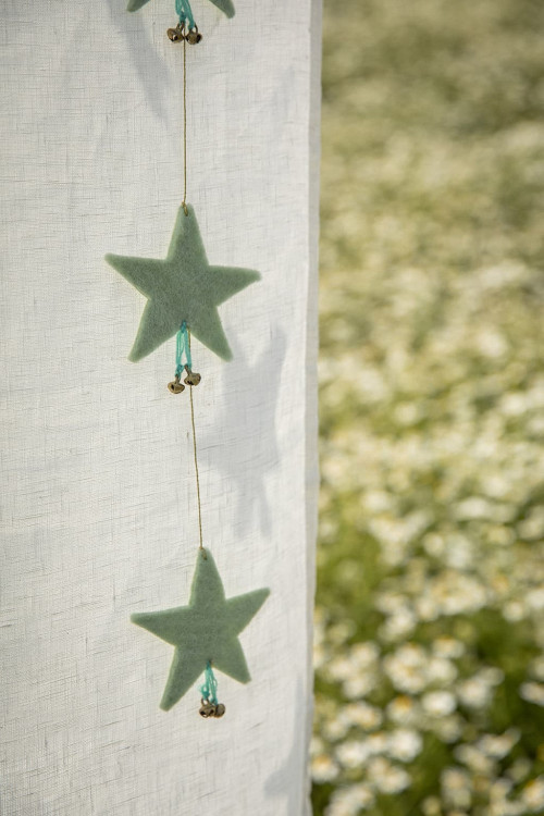 FALLING STARS GARLAND