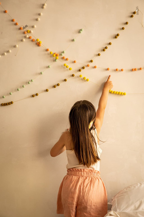 POMPOMS MALLA GARLAND