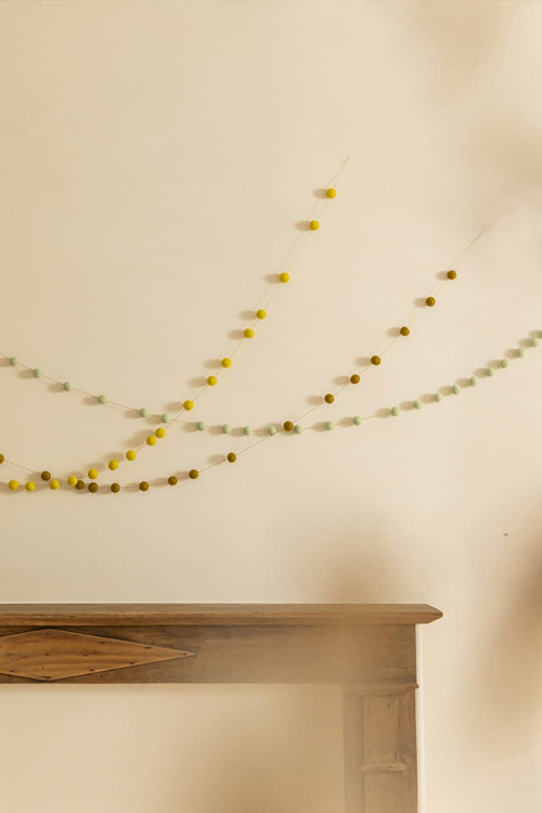POMPOMS MALLA GARLAND