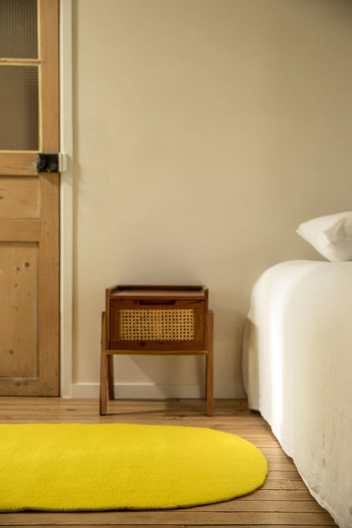 OVAL RUG