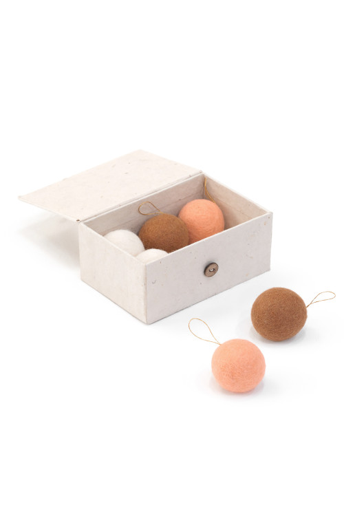 BOX OF 6 BAUBLES - Last chance