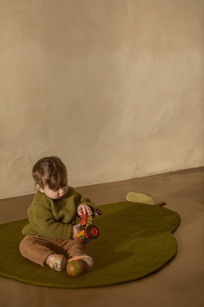 Felt pear rug for kids' rooms
