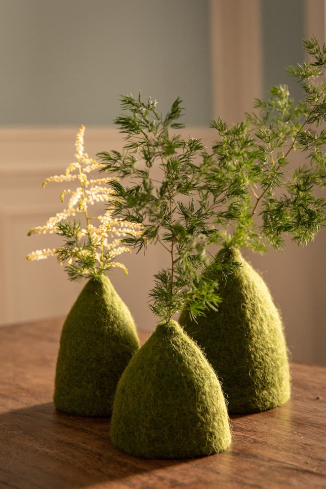 SET 3 CACHE-VASES...
