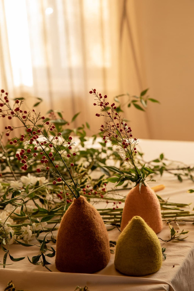 SET 3 CACHE-VASES...