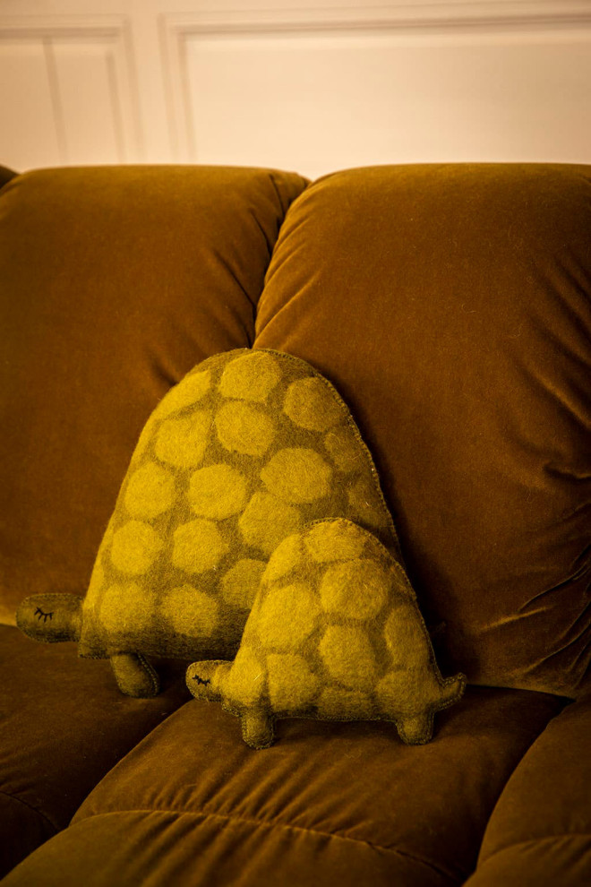 Schildpadkussen van wolvilt en kapok, handgemaakt in Nepal