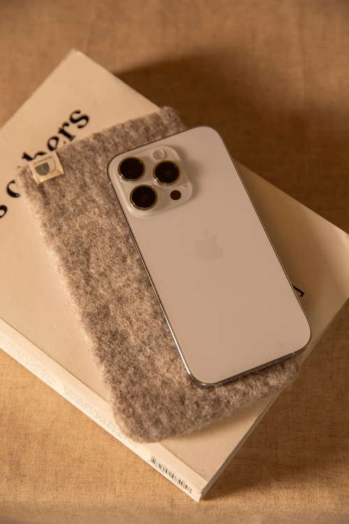 Telefoonhoesje van wolvilt